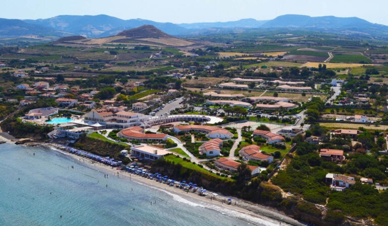 La_Plage_Noire_vista_aerea_Travellero-tSa-1200X700